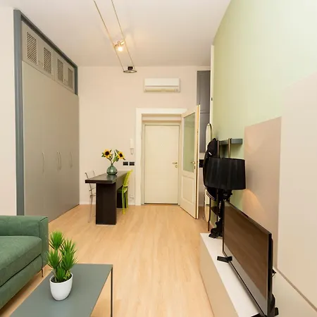 Arco Della Pace Urban Apartment